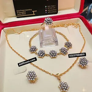 Diamond Cut Most Demanding Locket Set with Bracelet